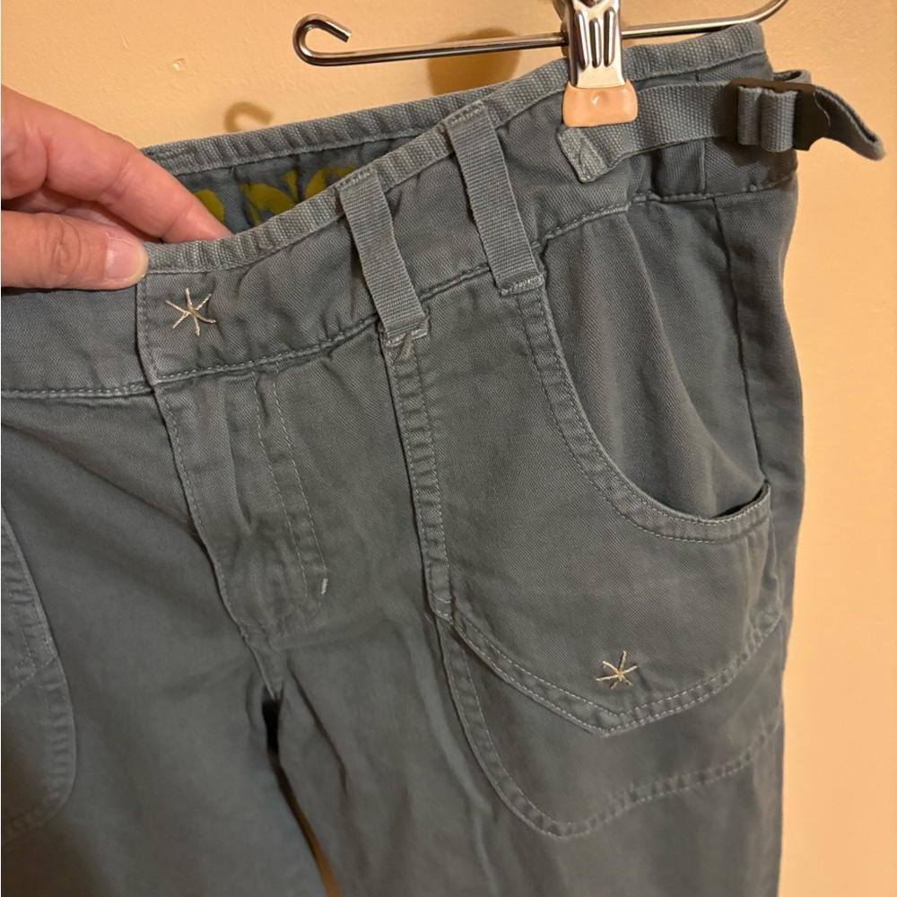 LAST CHANCE | Da-Nang olive green embroidered Y2K cargo-style pants - Picture 5 of 12